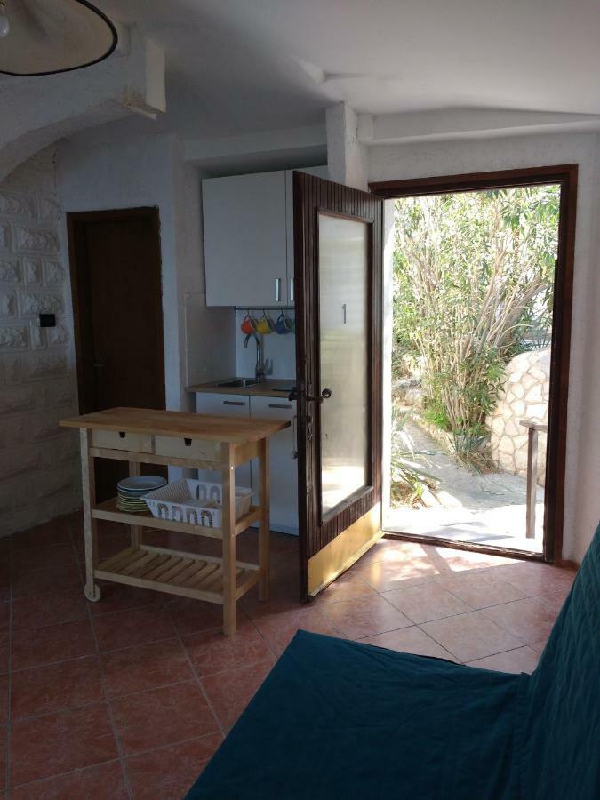 Apartments Bassi Stara Baška Dış mekan fotoğraf